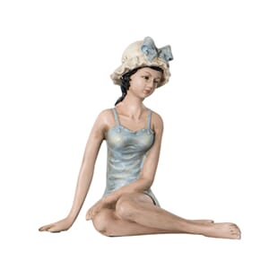 Figur dame med hatt og bikini 12cm sittende