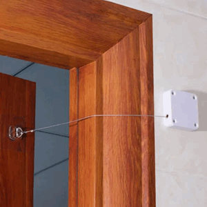 Dørlukker hvit med wire døråpner