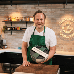 Bakebolle i metall med lokk gladkokken